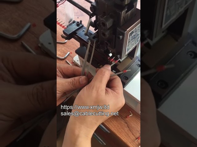 Ingyenes Minták – Szigetelt Egyvezetékes Hüvelyek Piros DIN Végzáróval, Tekercsen, 100mm Csaphossz