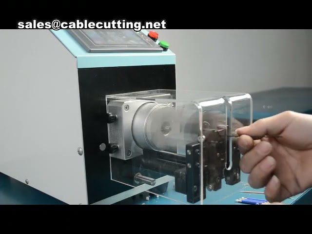 Koaxiális kábelvágó és hámozó gép – Automata huzalhámozó berendezés precíziós munkához