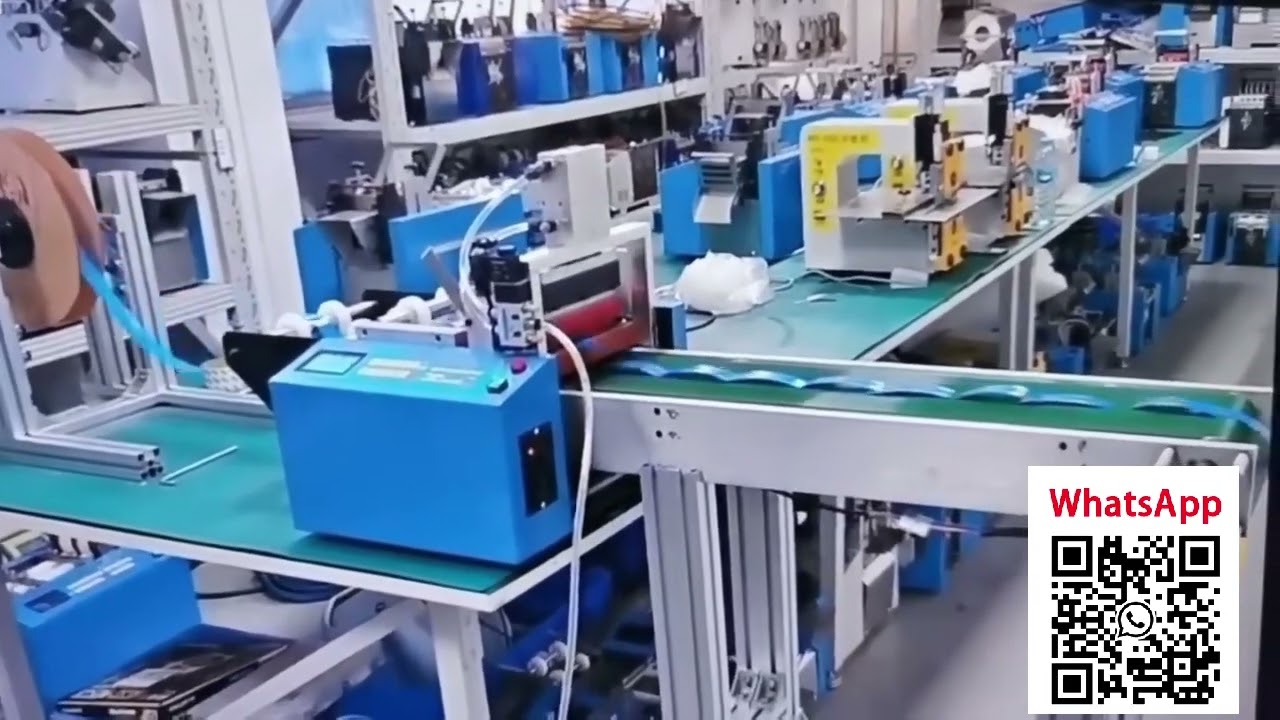 Szalagvágó gép szállítószalag gyárban - Ipari automatizálás és precíziós vágás