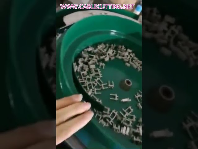 3 tűs csatlakozó krimpelő gép – Automata dugaszoló behúzó és krimpelő berendezés