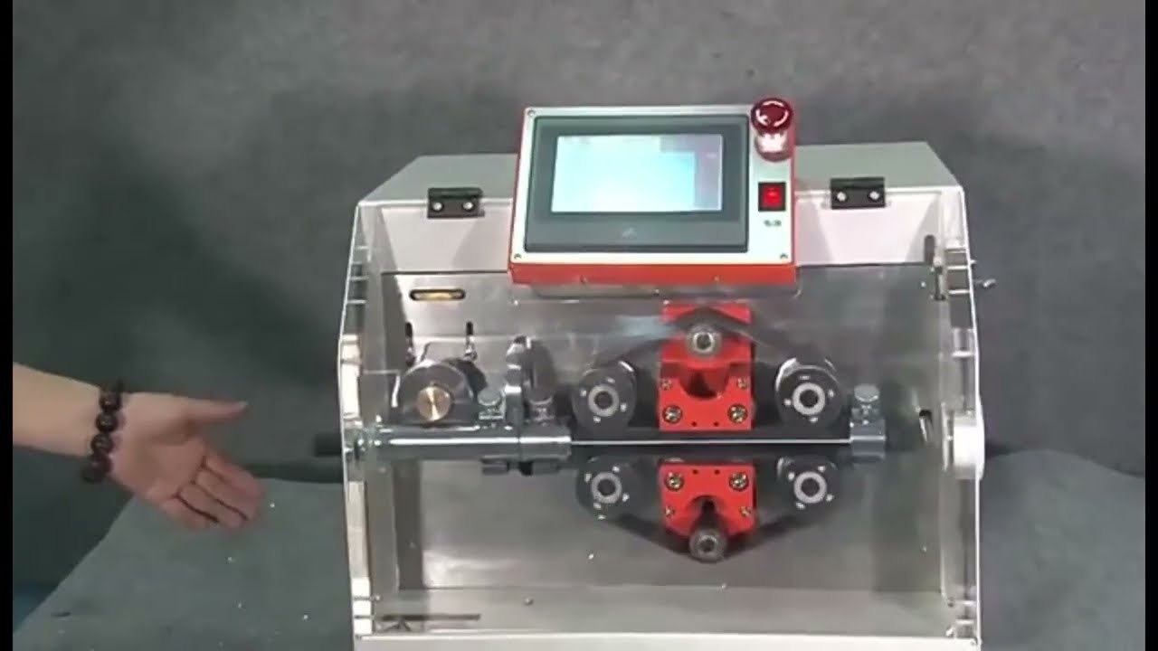 Teljesen automata hullámcső és kábelvágó gép - Műanyag csövek és vezetékek precíziós vágása