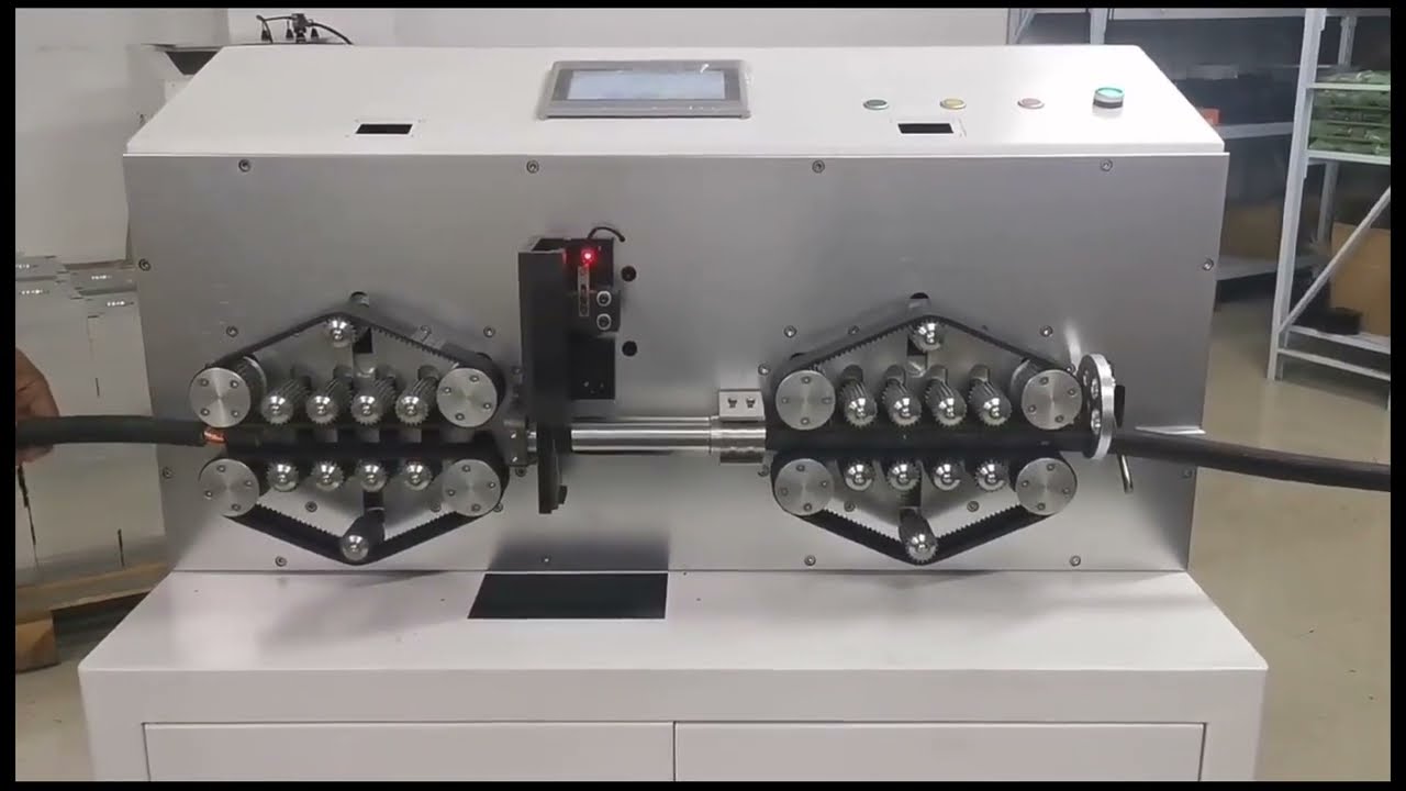 Automatikus 150mm²-es nagy átmérőjű vastag kábel vágó és szigetelésbontó gép