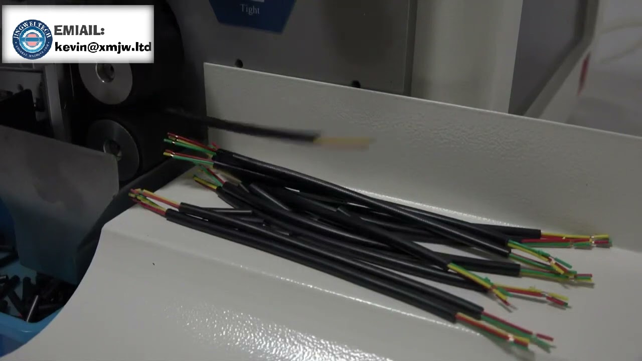 Új dizájnú kerekekkel szerelt, teljesen automatikus adatkábel vágó és csupaszító gép 1-6 mm külső átmérőjű burkolt huzalokhoz