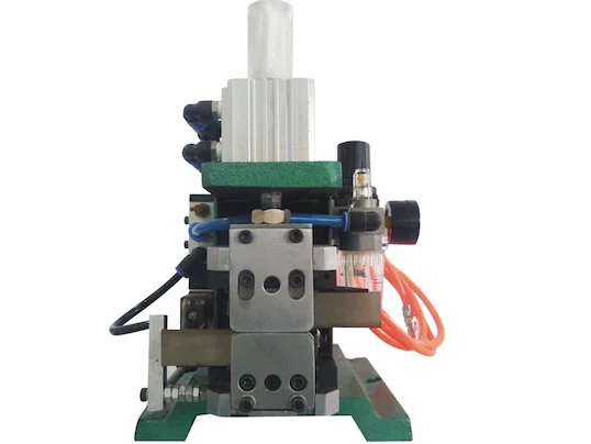 Többeres huzal csupaszító és sodrógép WPM-4F+T - Vezeték_Vágó_és_Csupaszító_Gép