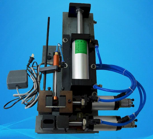 Pneumatikus huzalcsupaszító gép WPM-310