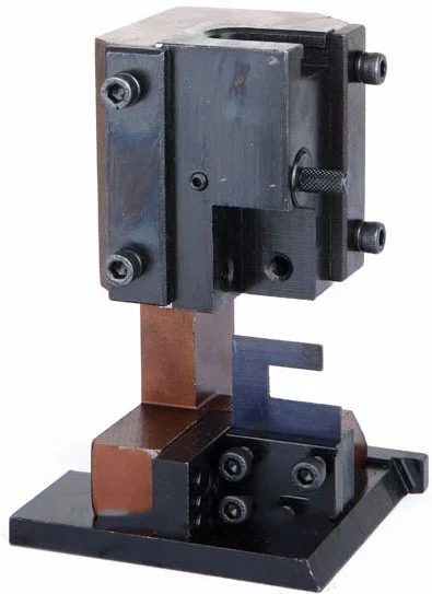 Radiális saru krimpelő présforma