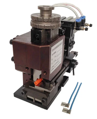 TA-20F pneumatikus krimpelő applikátor